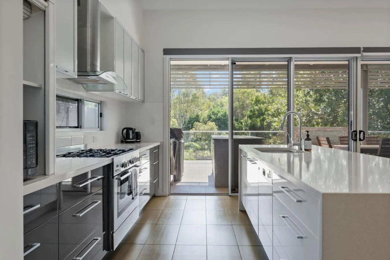 Stylish 4Br Home With Bbq And Media Room In Mt Ommaney Mount Ommaney